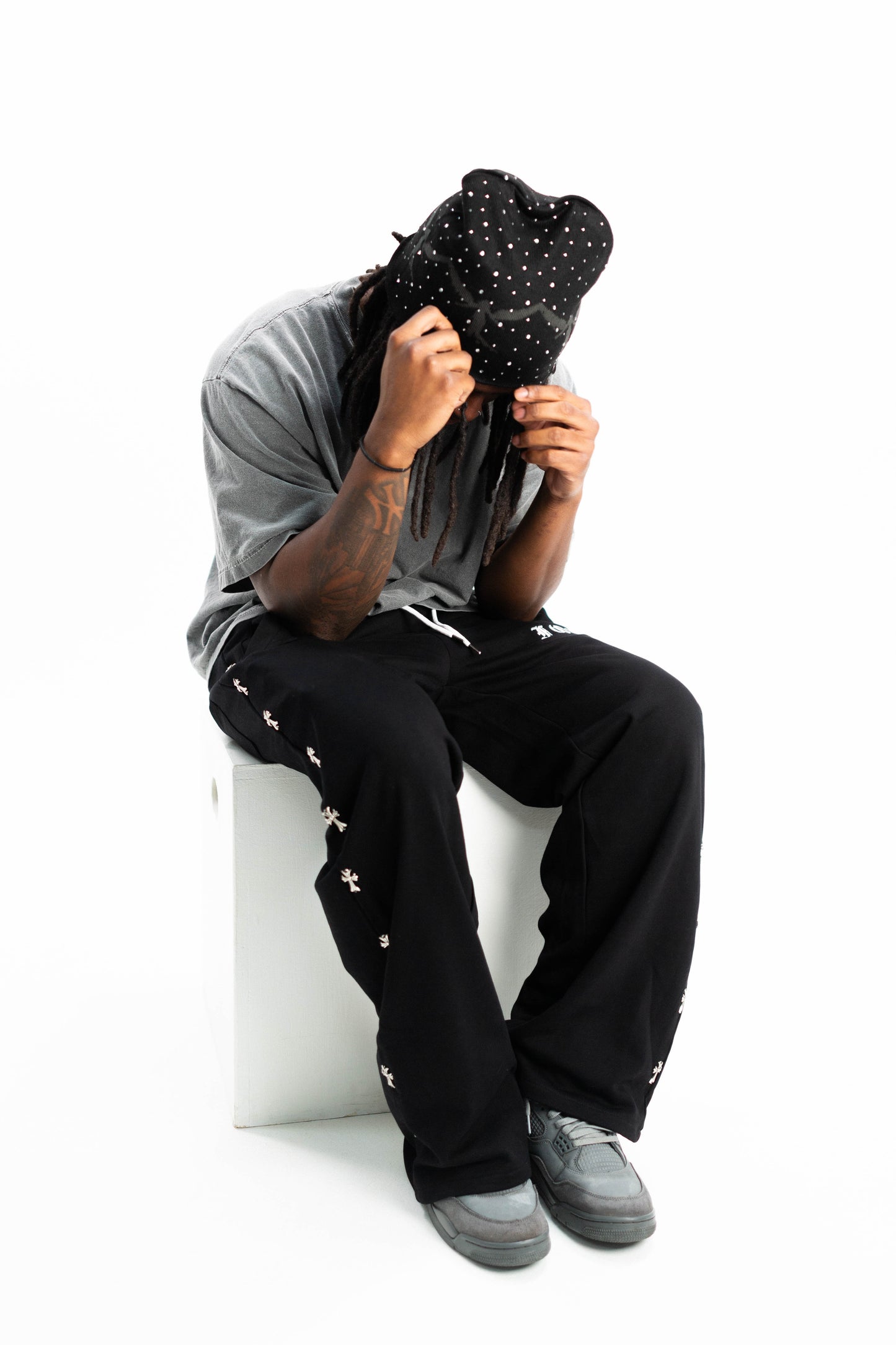 CROSS STUD SWEATS
