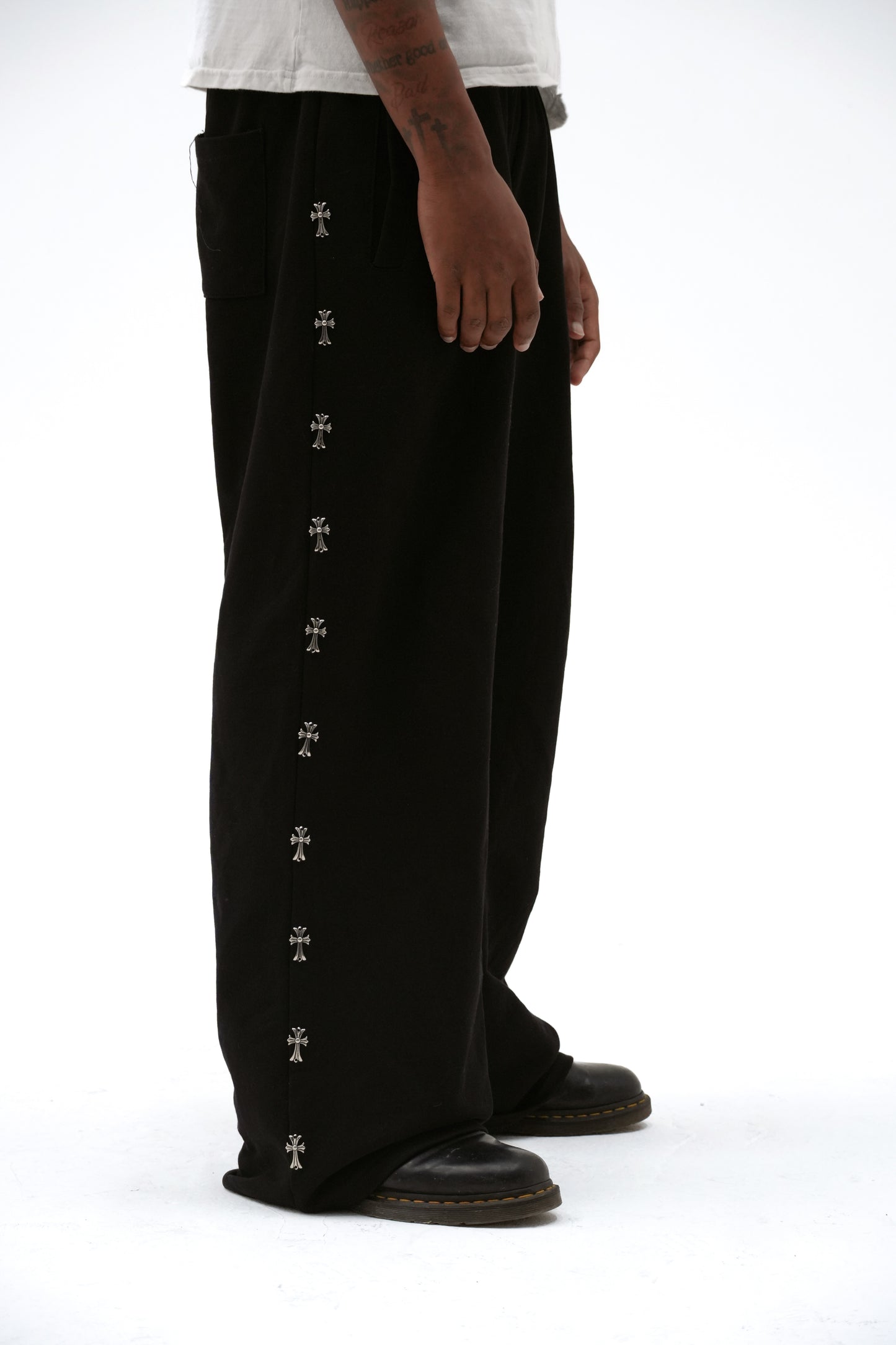 CROSS WIDELEG STUD SWEATS